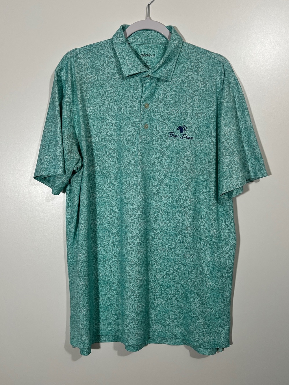 Johnnie-O Polo Golf Shirt from Bear Dance Golf Club Size Large Green White